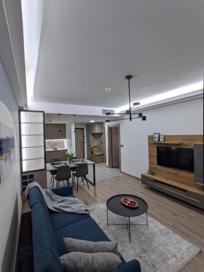 Sky Side Luxury Condo Skopje Esterno foto