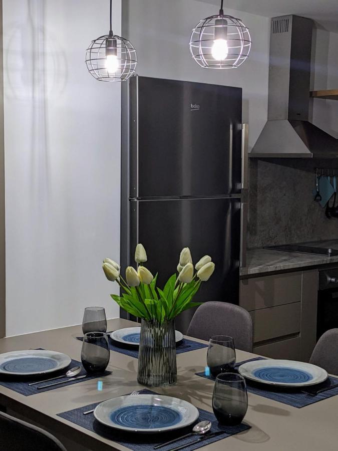 Sky Side Luxury Condo Skopje Esterno foto